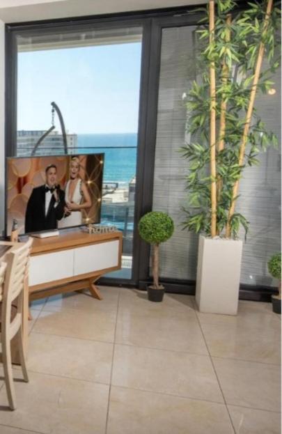Bat Yam Luxery 5Br Sea View Suite Eksteriør billede